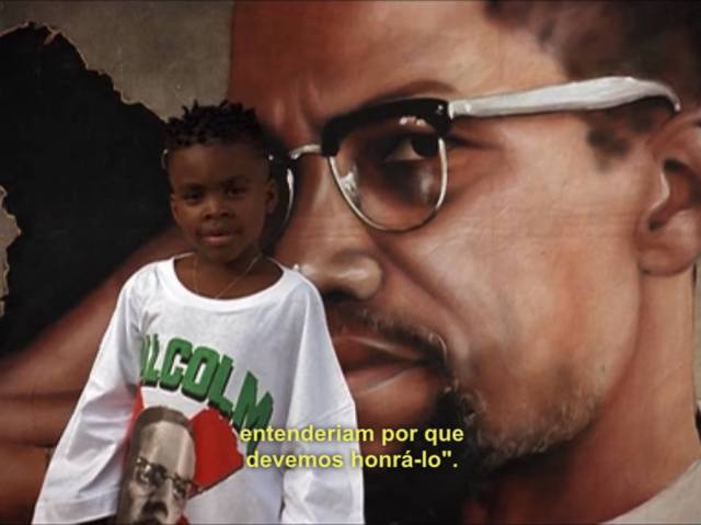 Assisti Malcolm X, cinebiografia dirigida pelo Spike Lee, com o Denzel Washington como protagonista. Vale assistir para entender não só como o negro foi e é tratado nos EUA, mas para relacionar com a realidade brasileira. Além, óbvio, de entender o mito do Malcolm, símbolo de resistência negra.